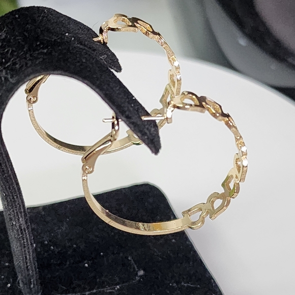 Gold Fulled Heart Hoop Earrings New - Picture 3 of 11